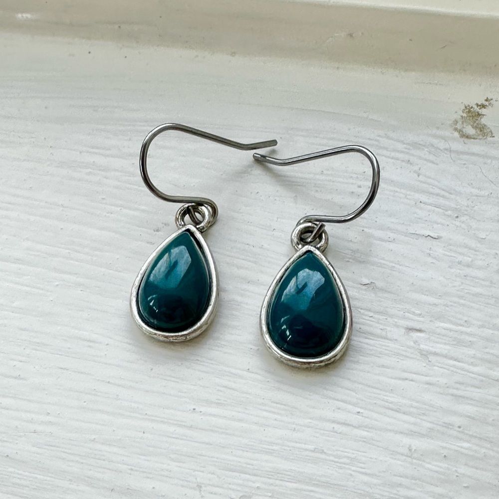 Gorgeous Teal and Silver Toned Teardrop Earrings